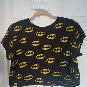 H&M Divided Batman Crop Top Tee ♡😁